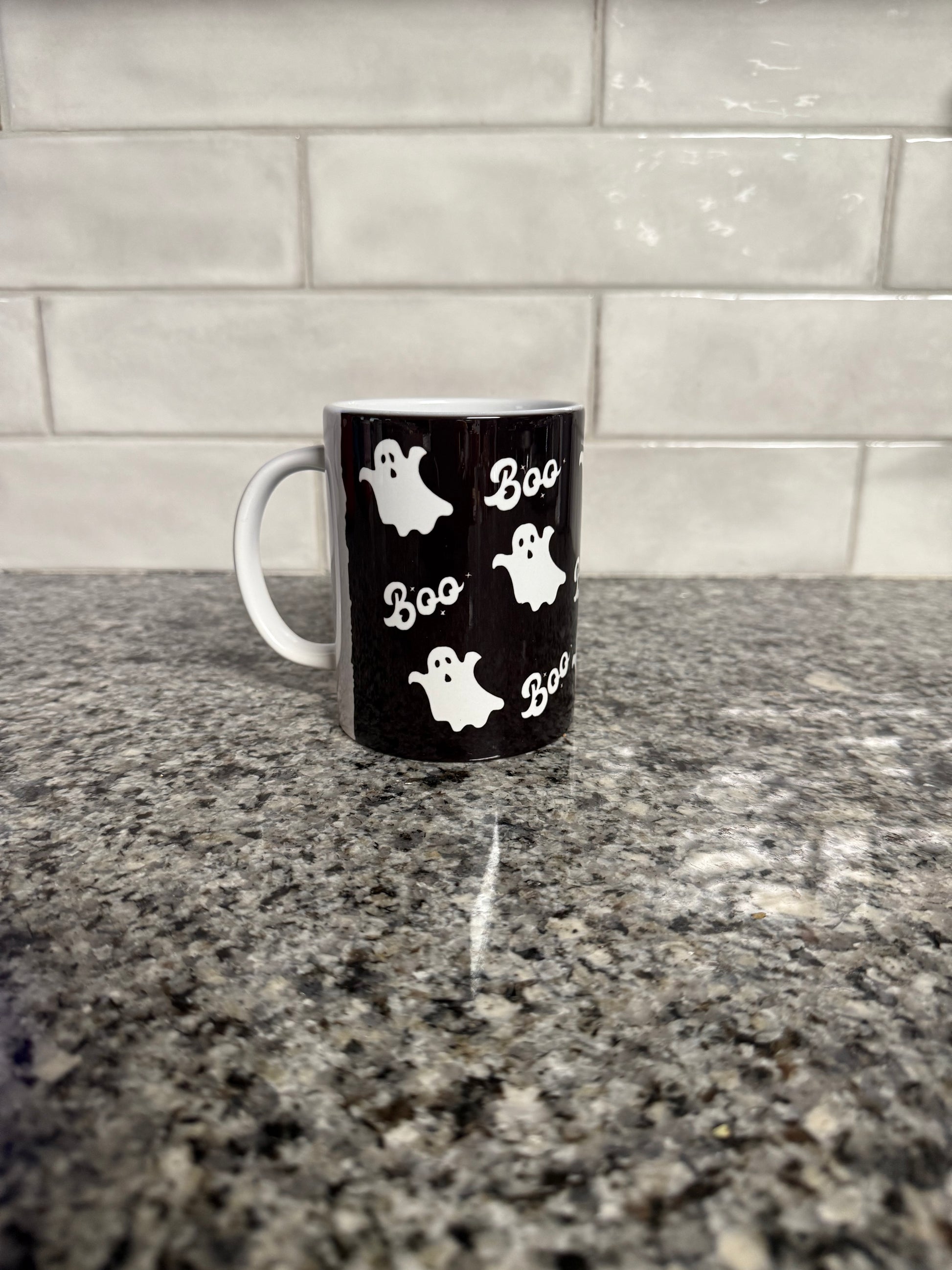 Black and white Halloween mug with ghosts and Boo pattern, Roxzell