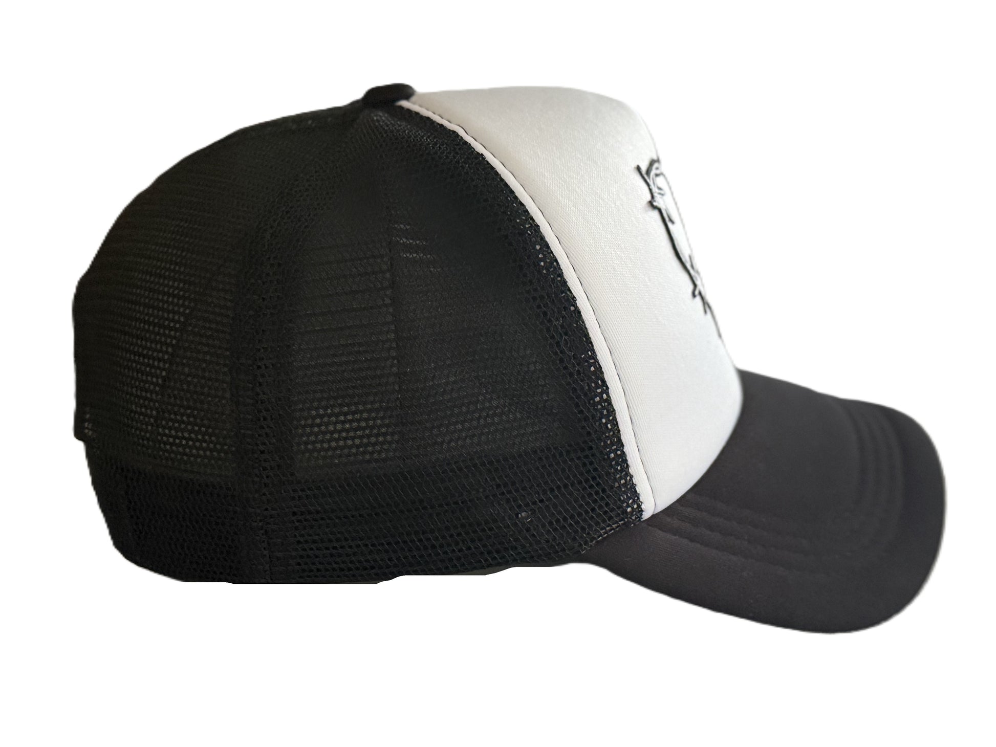 Right side view of barbed-wire heart trucker cap showing the white front panel and the breathable black mesh sides and brim. Roxzell