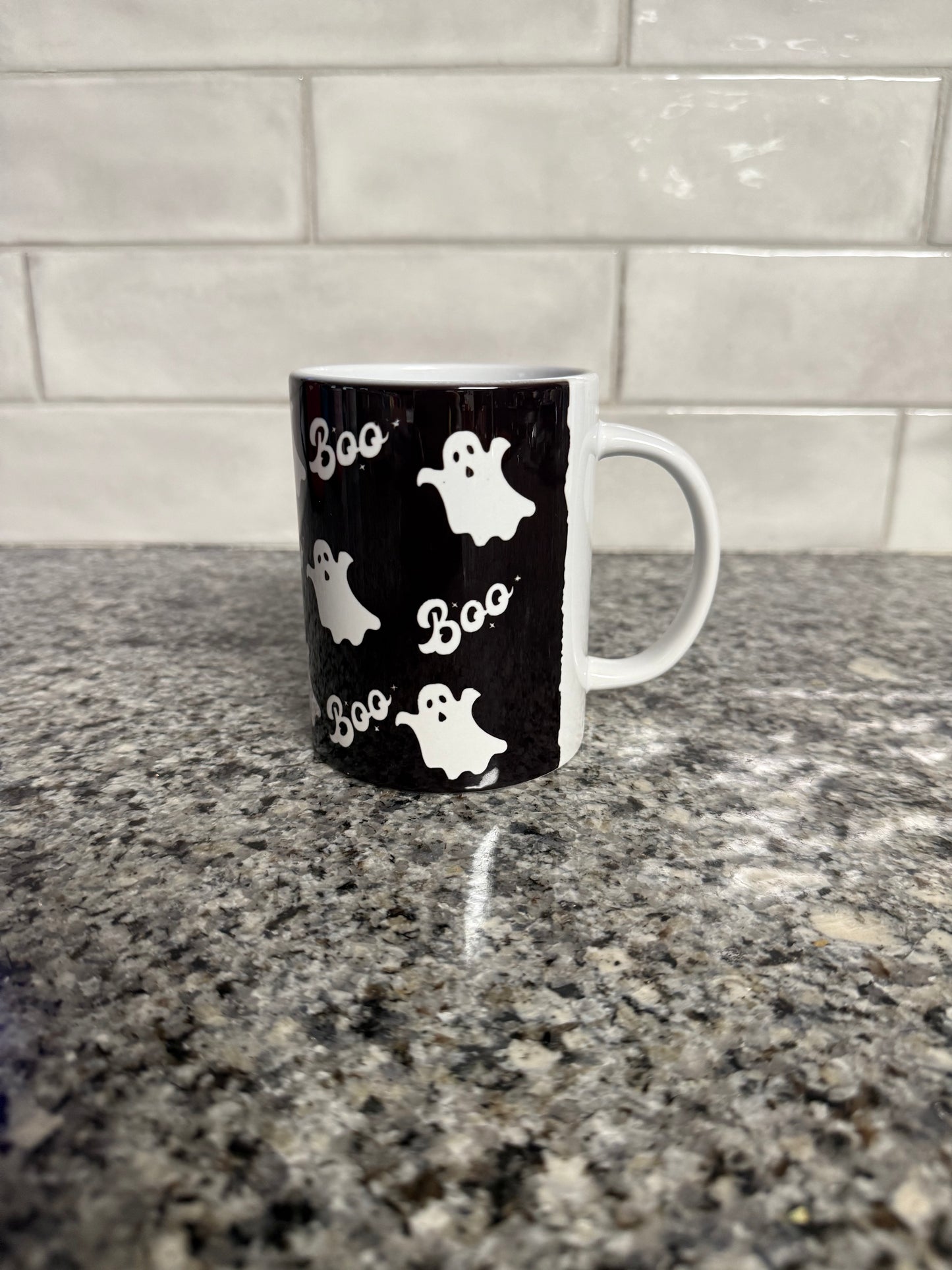 Black and white Halloween mug with ghosts and Boo pattern, Roxzell