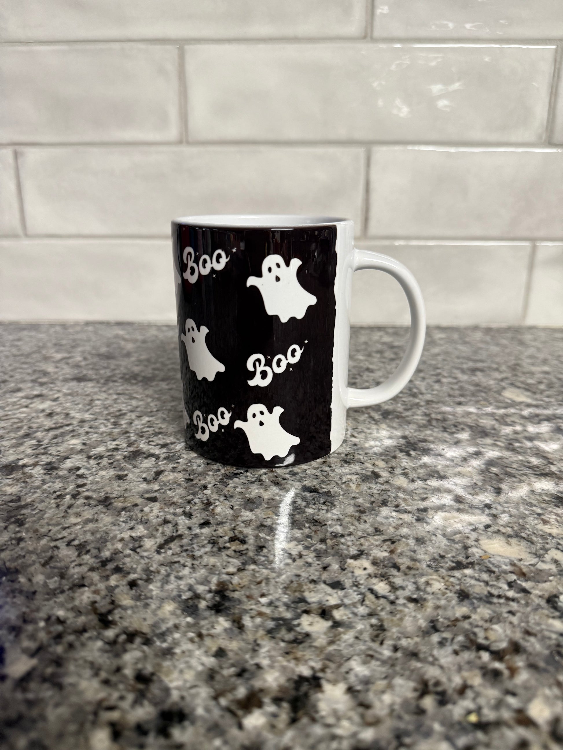 Black and white Halloween mug with ghosts and Boo pattern, Roxzell
